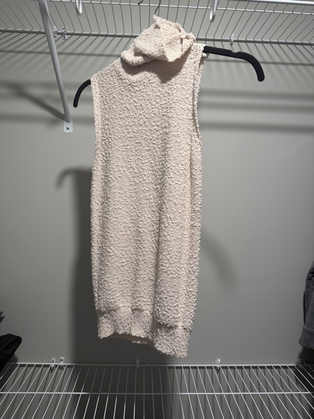 glam Cream Sleeveless Turtleneck Sweater